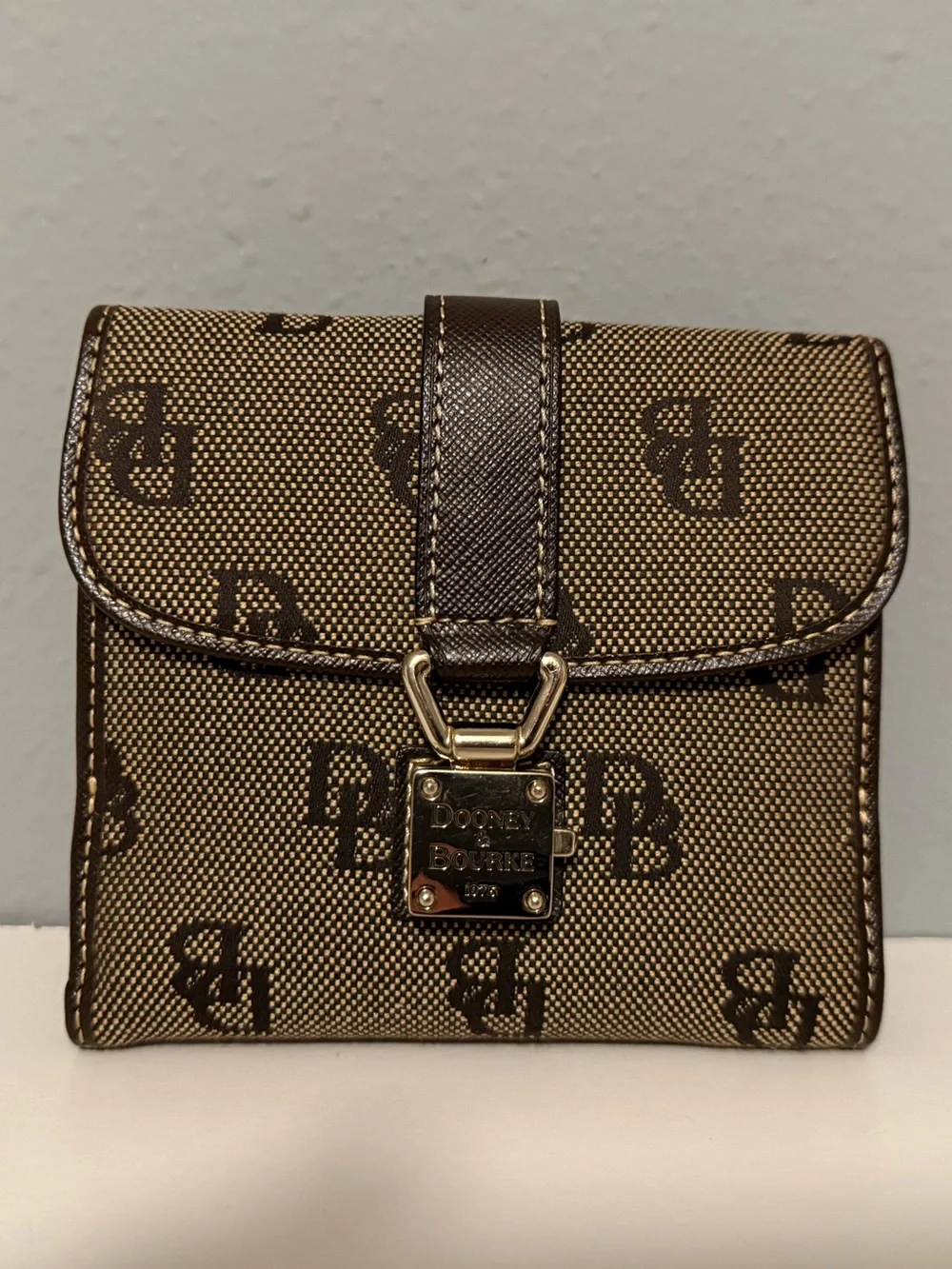 vintage Dooney & Bourke wallet